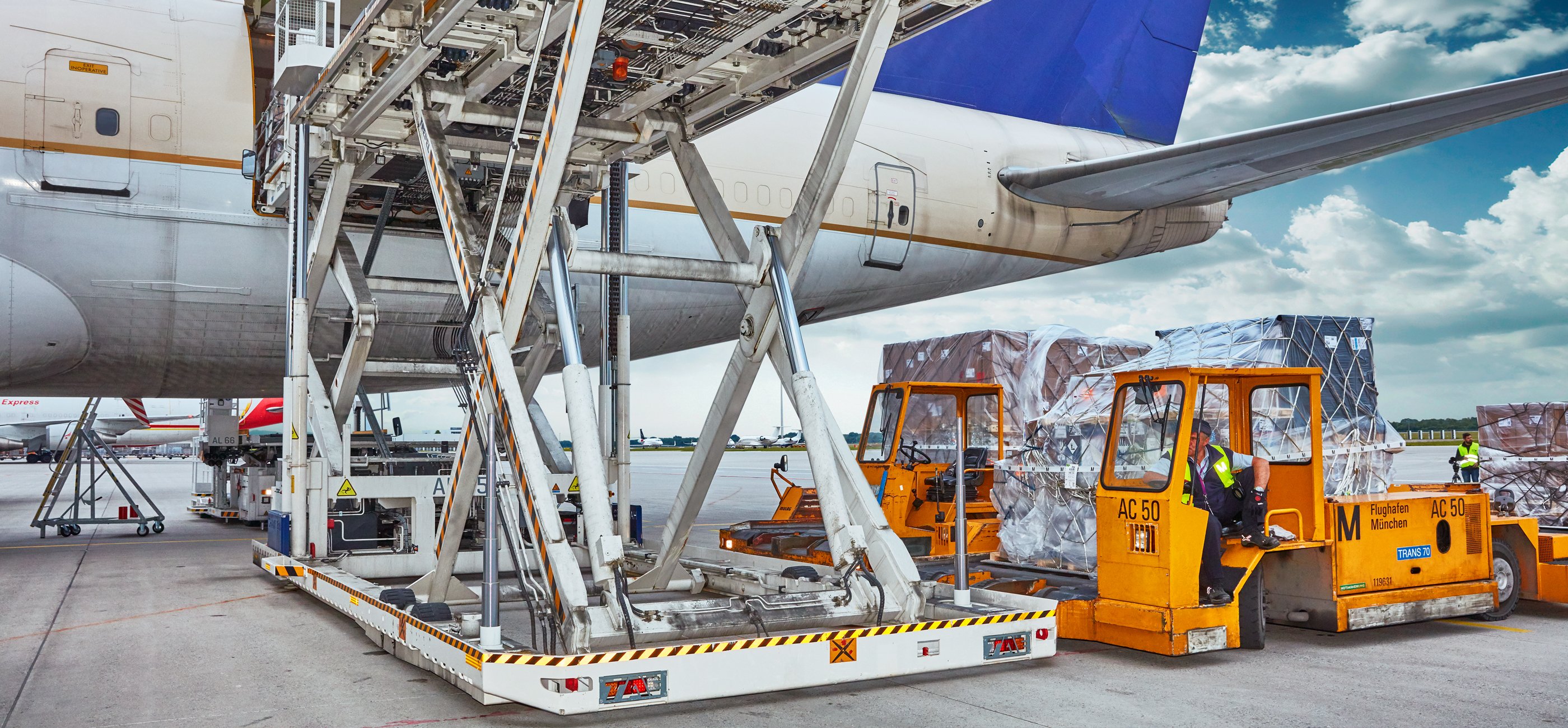 TREPEL Airport Equipment - Loader Transporter
